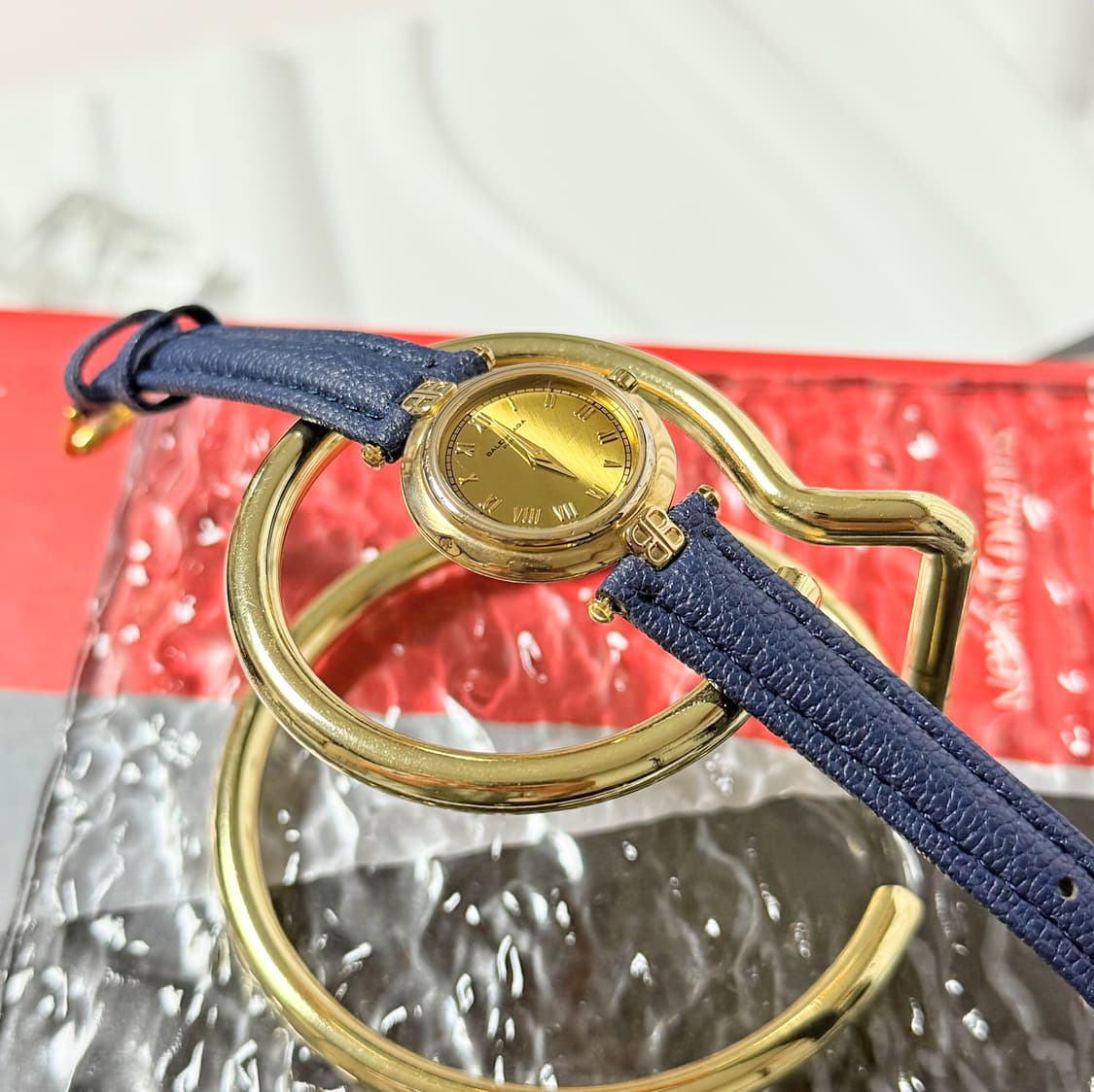 발렌시아가 BB로고 빈티지 라운드골드 워치 상품이미지7