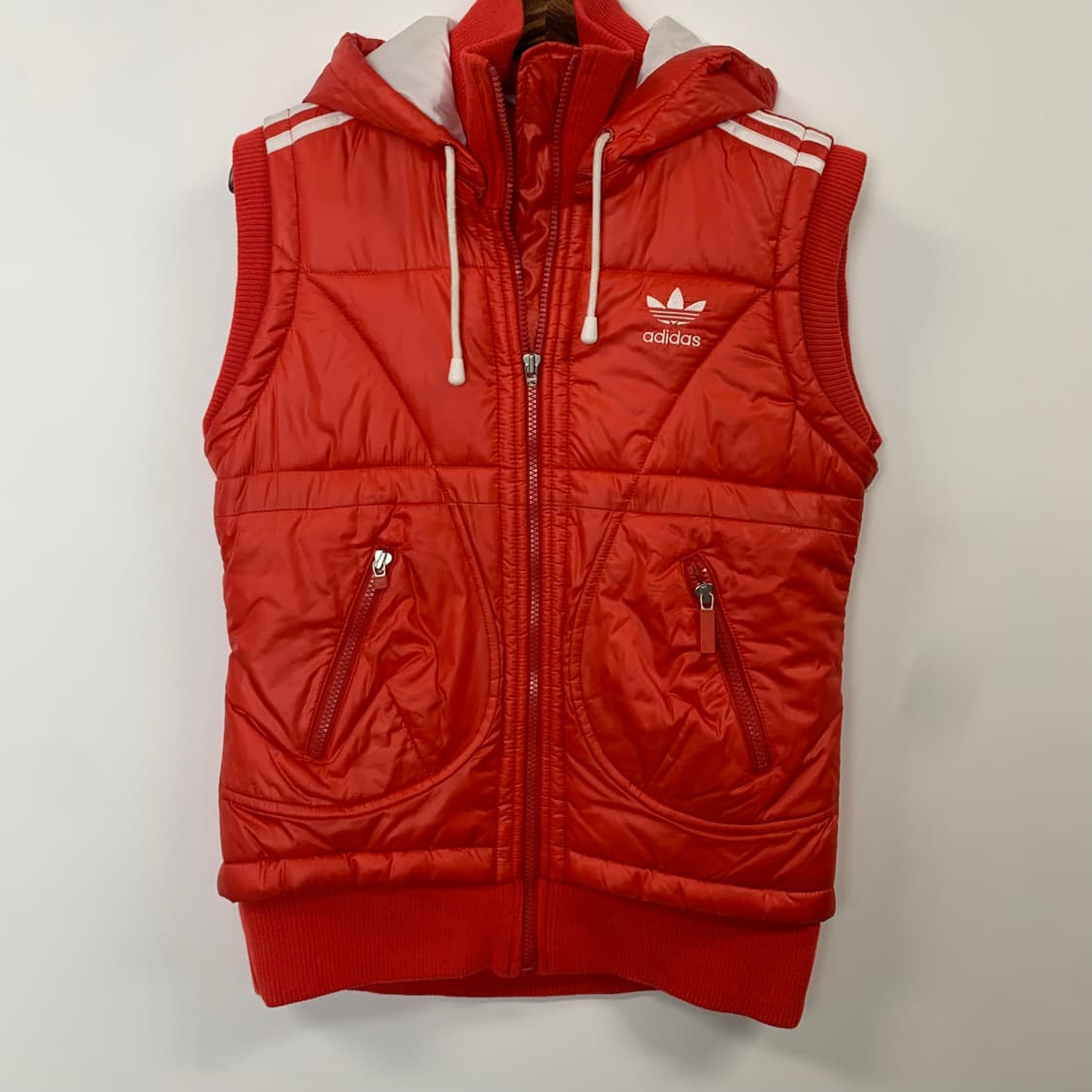 아디다스 자수로고 네이비 조끼패딩 상품이미지3