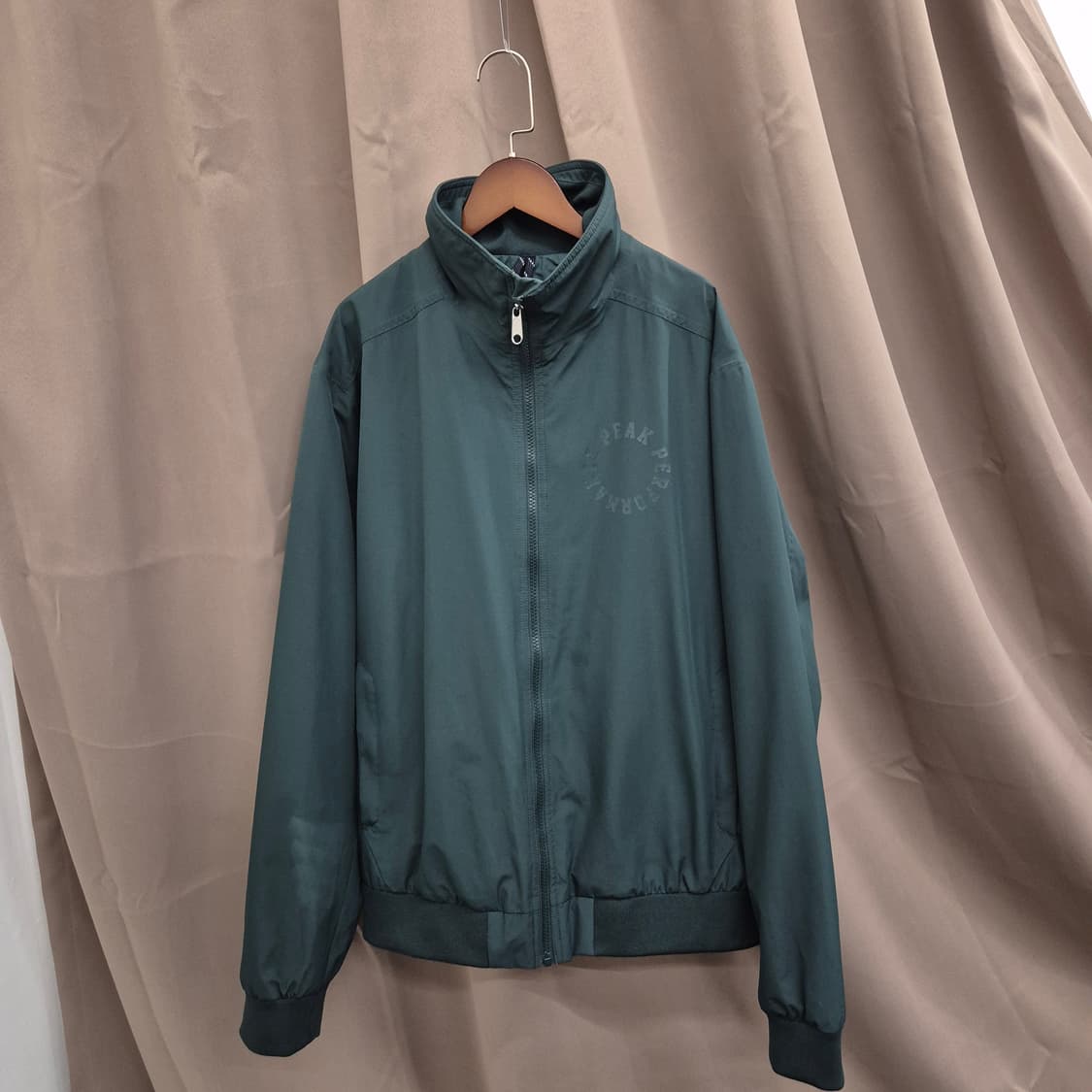 피크 퍼포먼스 자켓 상품이미지1