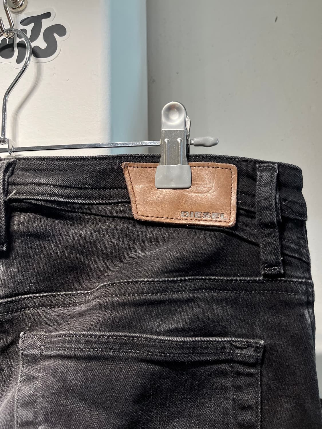 디젤 시오너 슬림핏 흑청 데님팬츠 상품이미지5