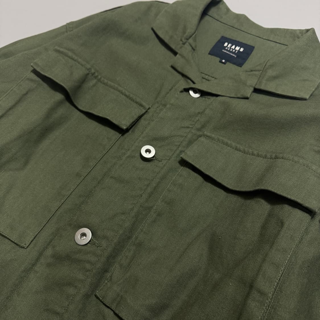 빔즈(BEAMS HEART) 올리브컬러 코튼 오픈 칼라넥 트러커 자켓 상품이미지4