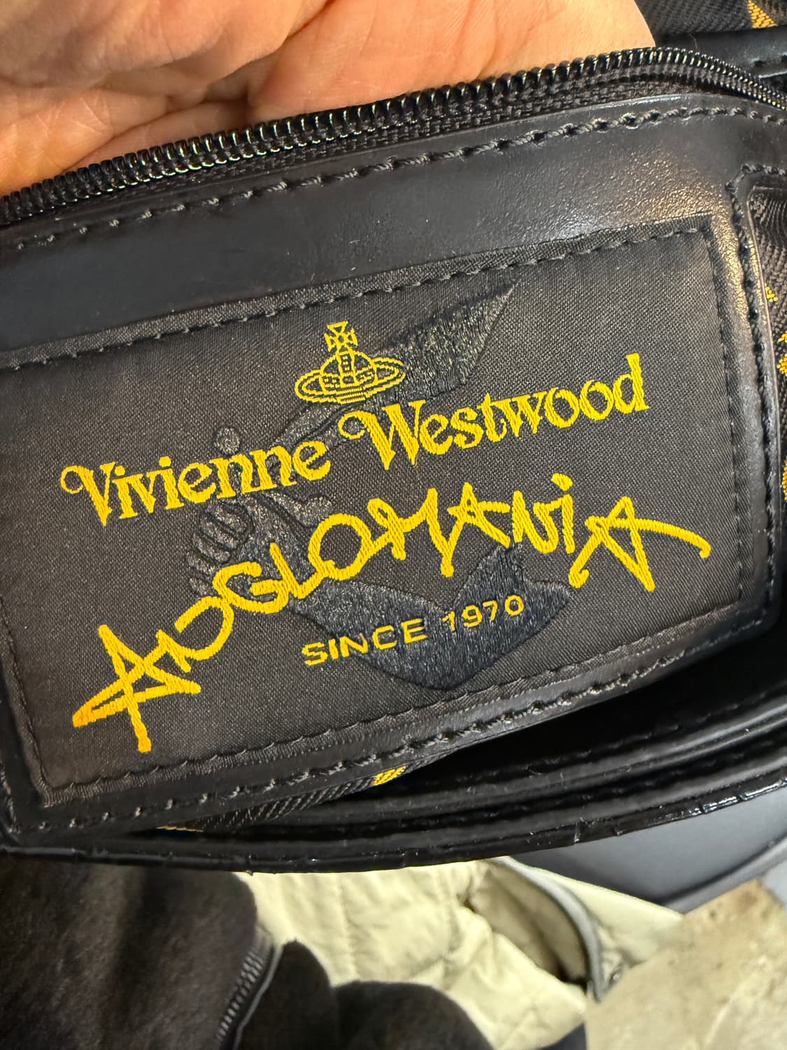 비비안웨스트우드 정품 블랙 뱀피 패턴 크로스백 상품이미지4