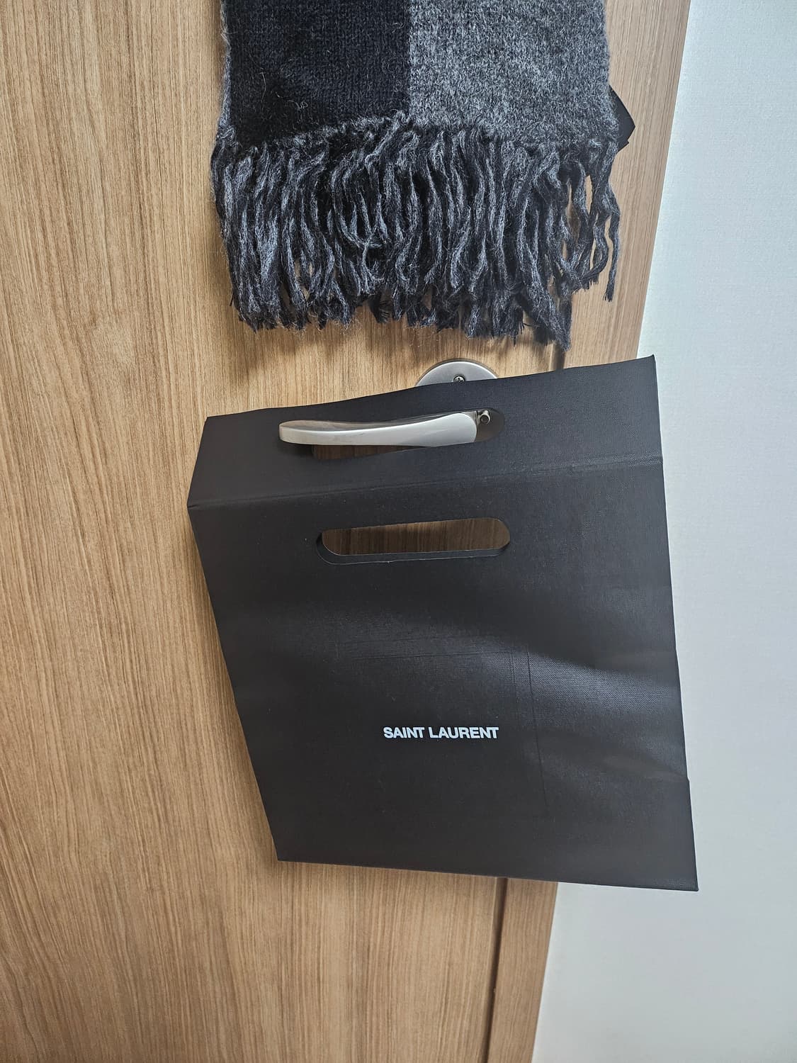 생로랑 머플러 상품이미지5