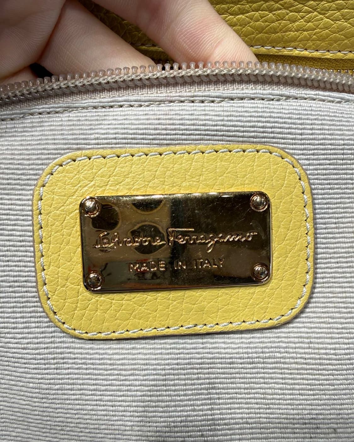 살바토레 페라가모 옐로우 간치니 레더 토트백  상품이미지7