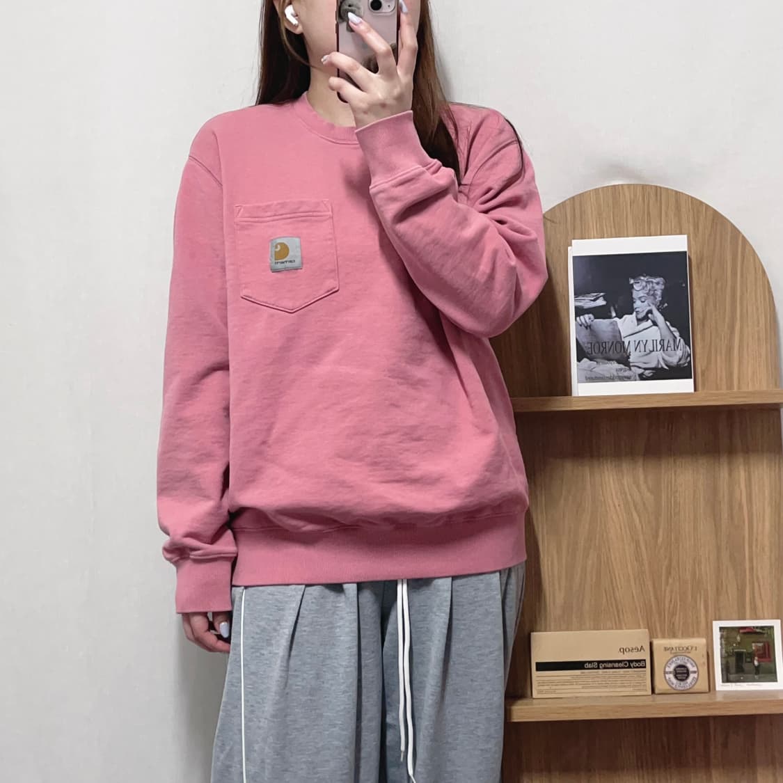 [정품] 칼하트 핑크 포켓 맨투맨 [ M ] 상품이미지2