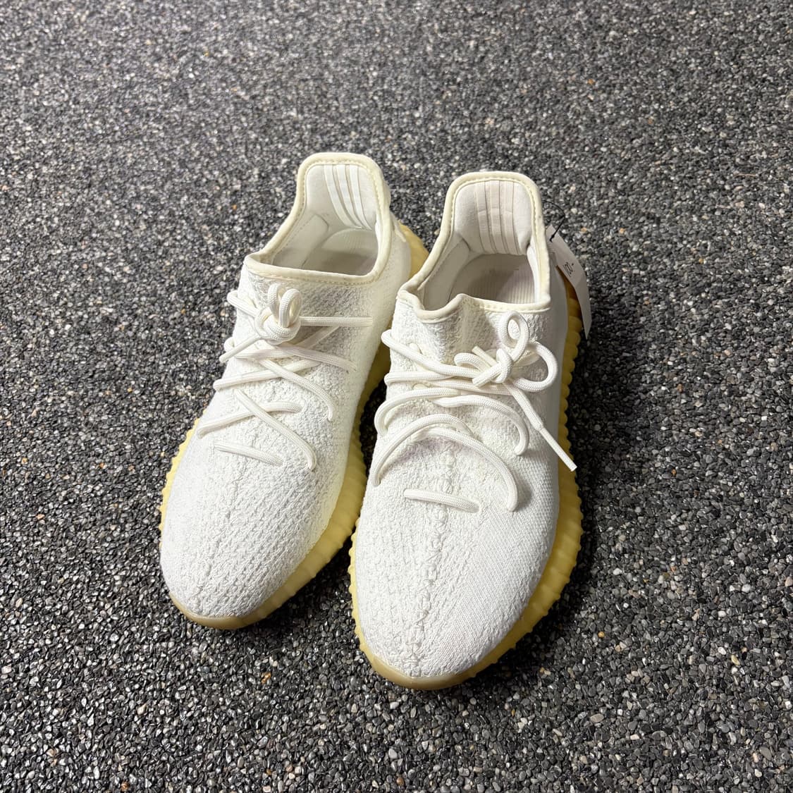 아디다스 이지 부스트 350 V2 스니커즈 B3853 상품이미지1