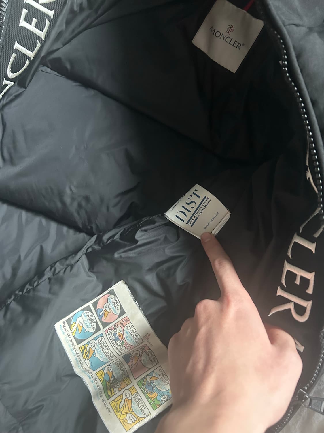 몽클레어 몽클라 2사이즈 슈트케이스 포함 상품이미지3