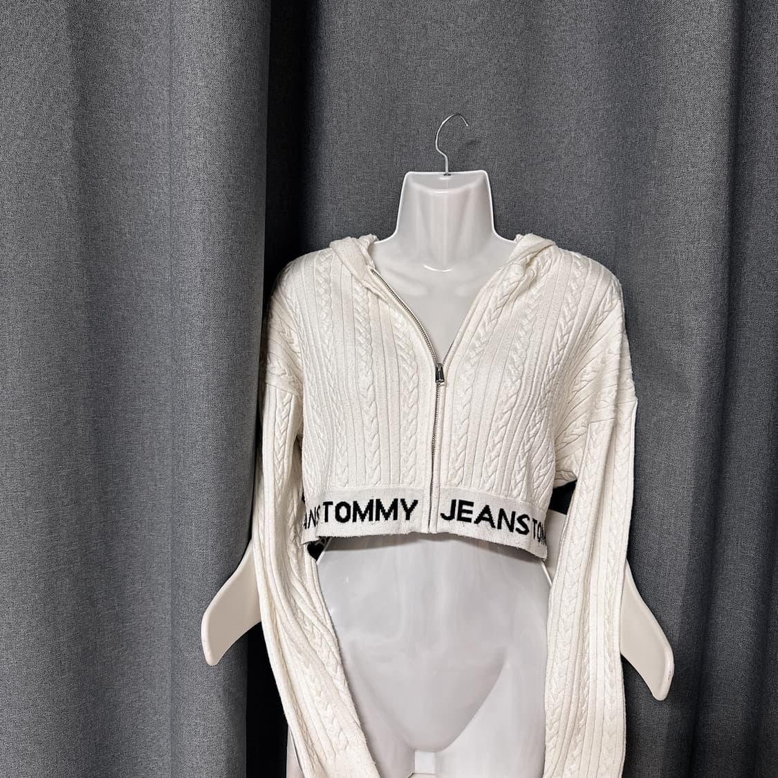 타미 크롭니트집업 상품이미지1