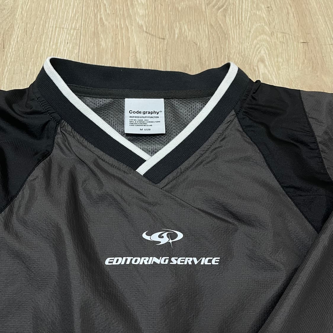 코드그라피 남성 배색 로고 웜업 풀오버 M(95) 상품이미지4
