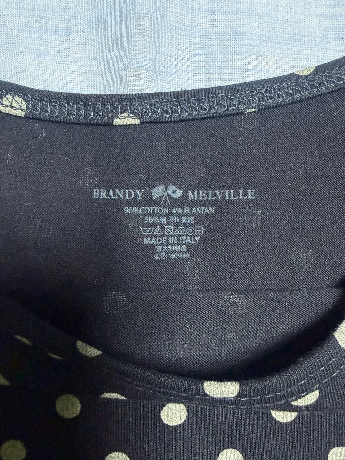 Brandy melville 도트 슬리브리스 네이비 상품이미지2