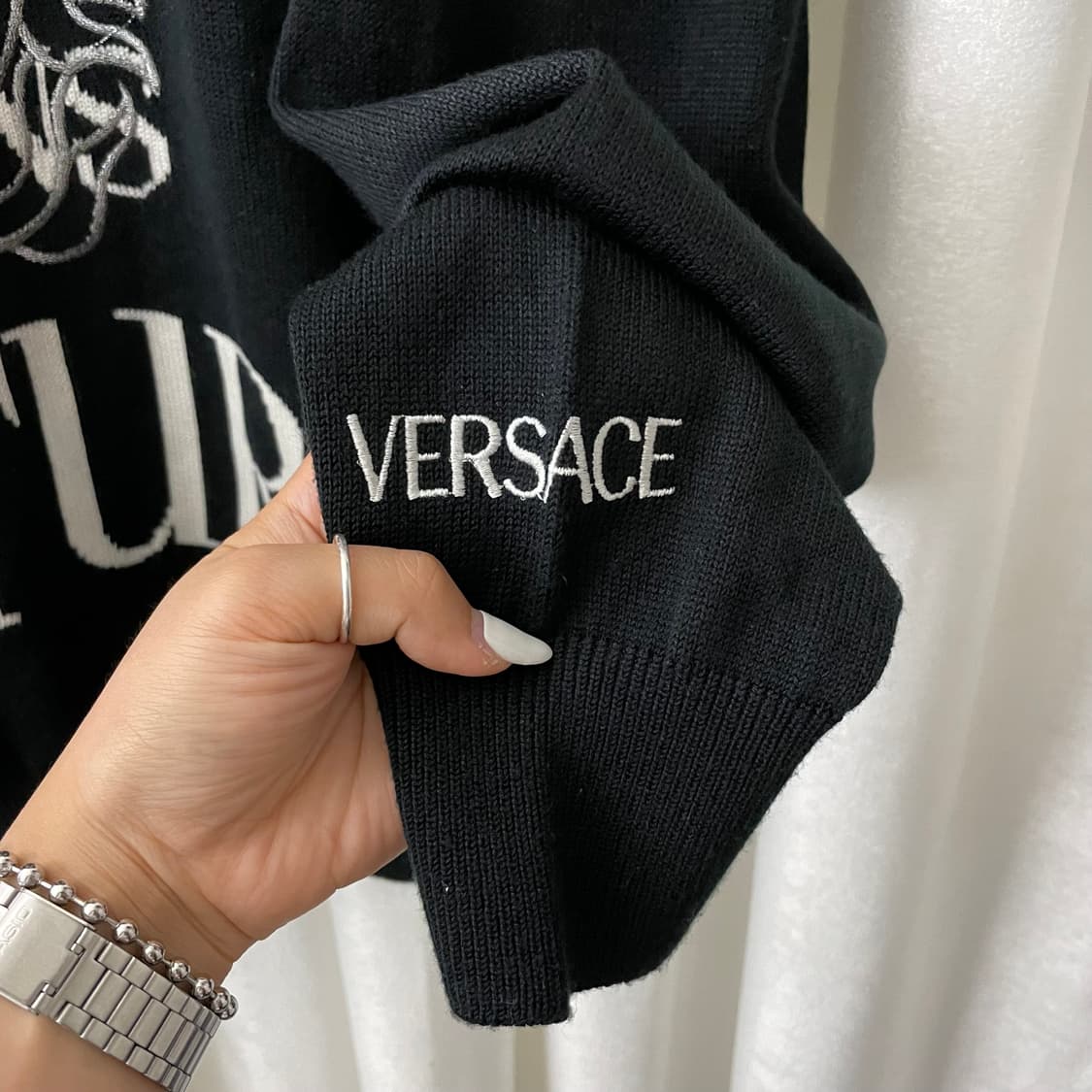 지아이니 베르사체 블랙 메두사 빅로고 니트 상품이미지5
