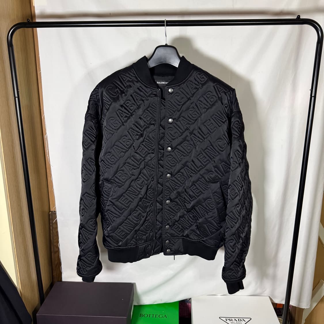 발렌시아가 멀티로고 퀼팅 봄버 자켓 상품이미지1