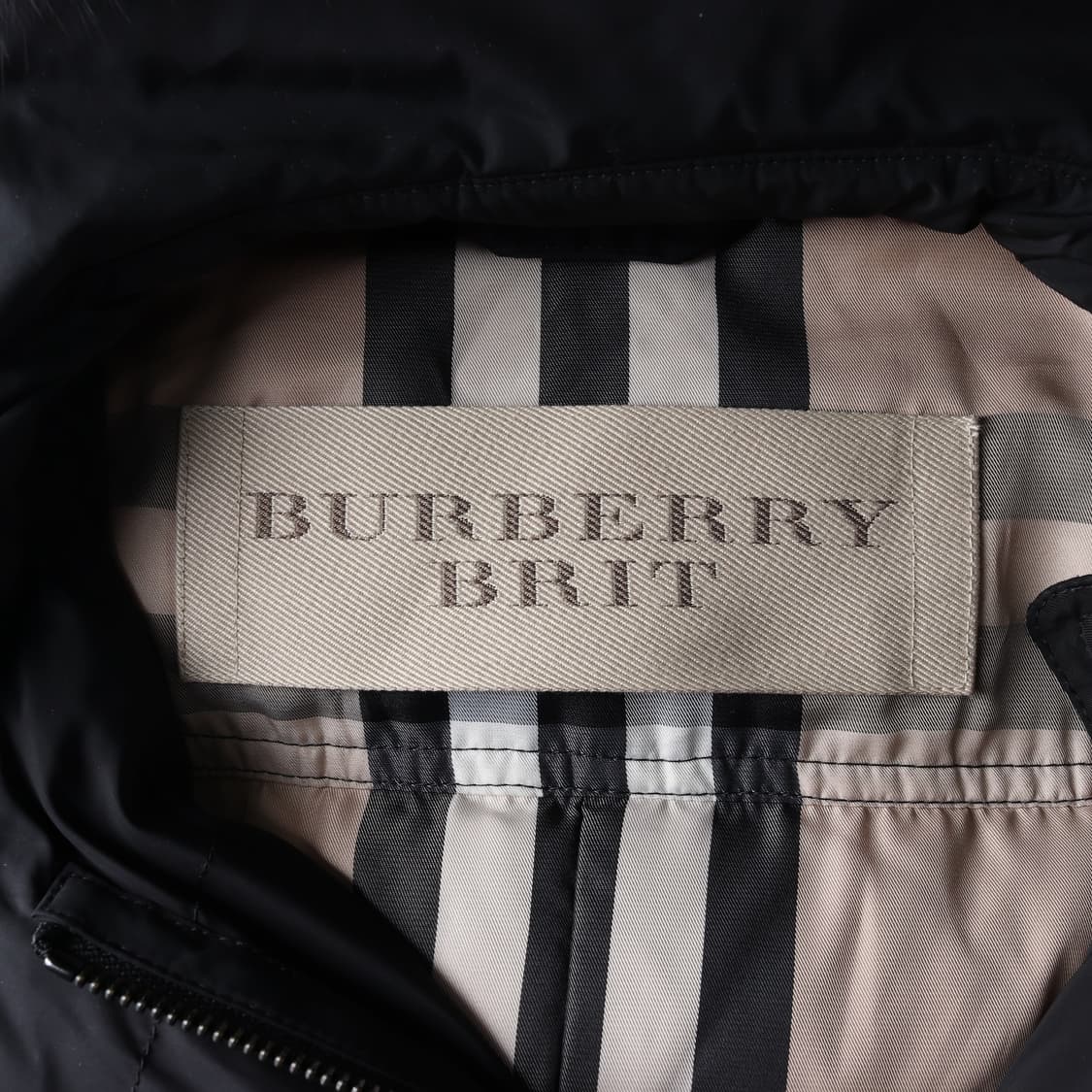 버버리 브릿 덕다운 여우모피 후디 더블버튼 롱 벨트 패딩 블랙 XS
 상품이미지6