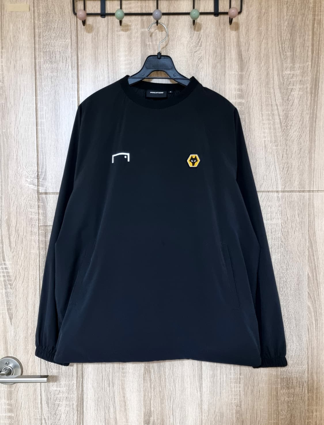 골스튜디오 X 울버햄튼 웜업 아노락 상품이미지2