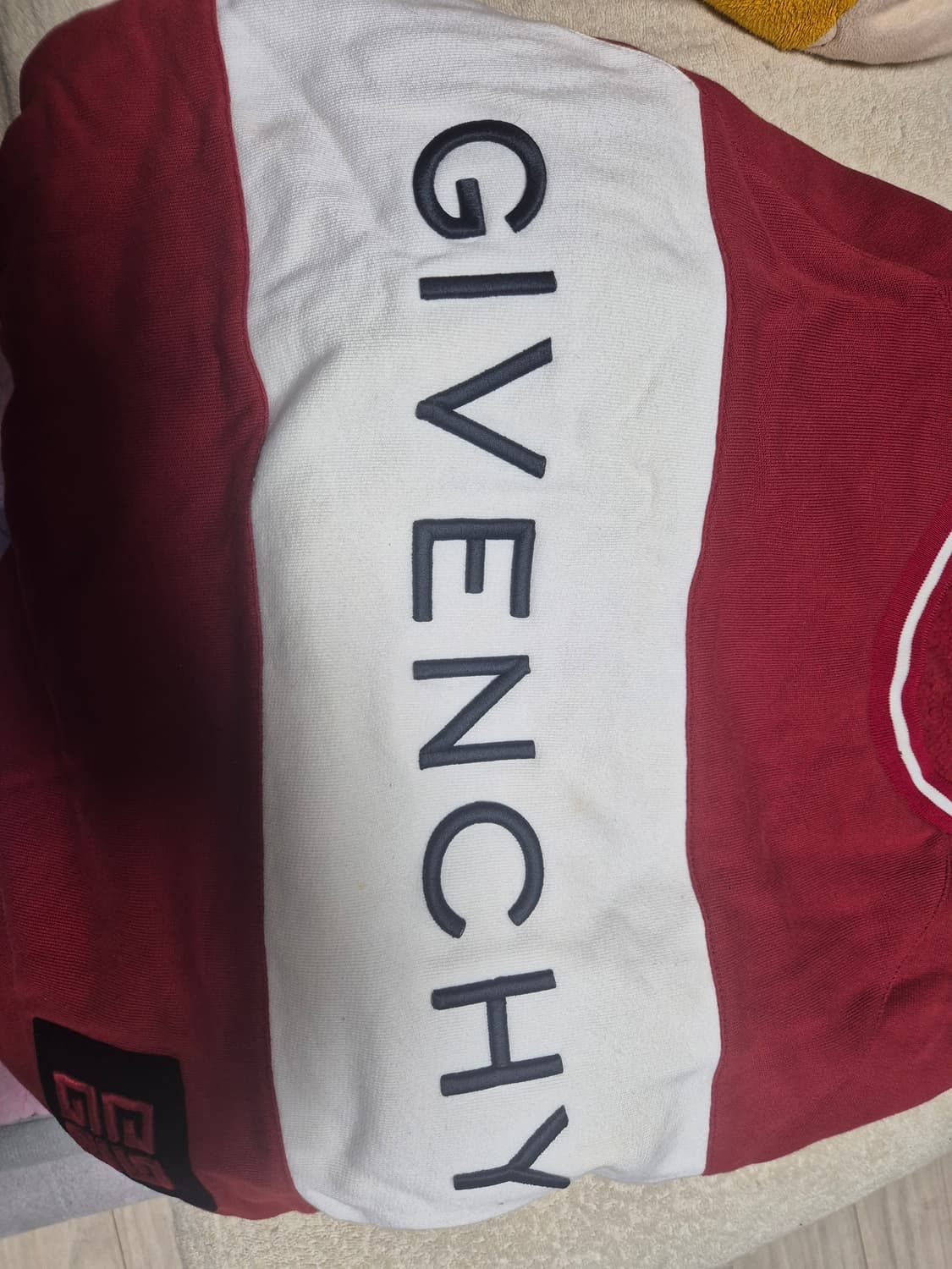 지방시 로고 레드 맨투맨 xxl 110 상품이미지1