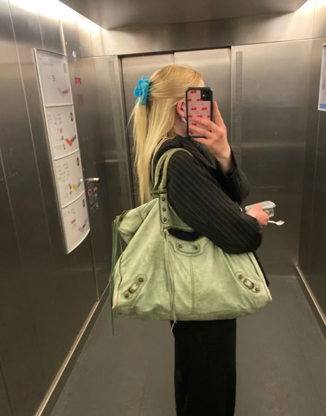 [A 정품] 발렌시아가 시티 모터백 위켄더 카라멜브라운 상품이미지9