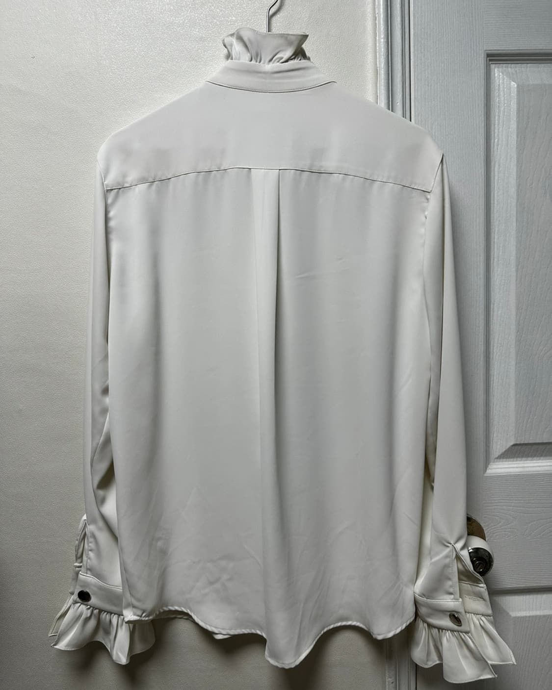 디벨 프릴 셔츠 상품이미지3