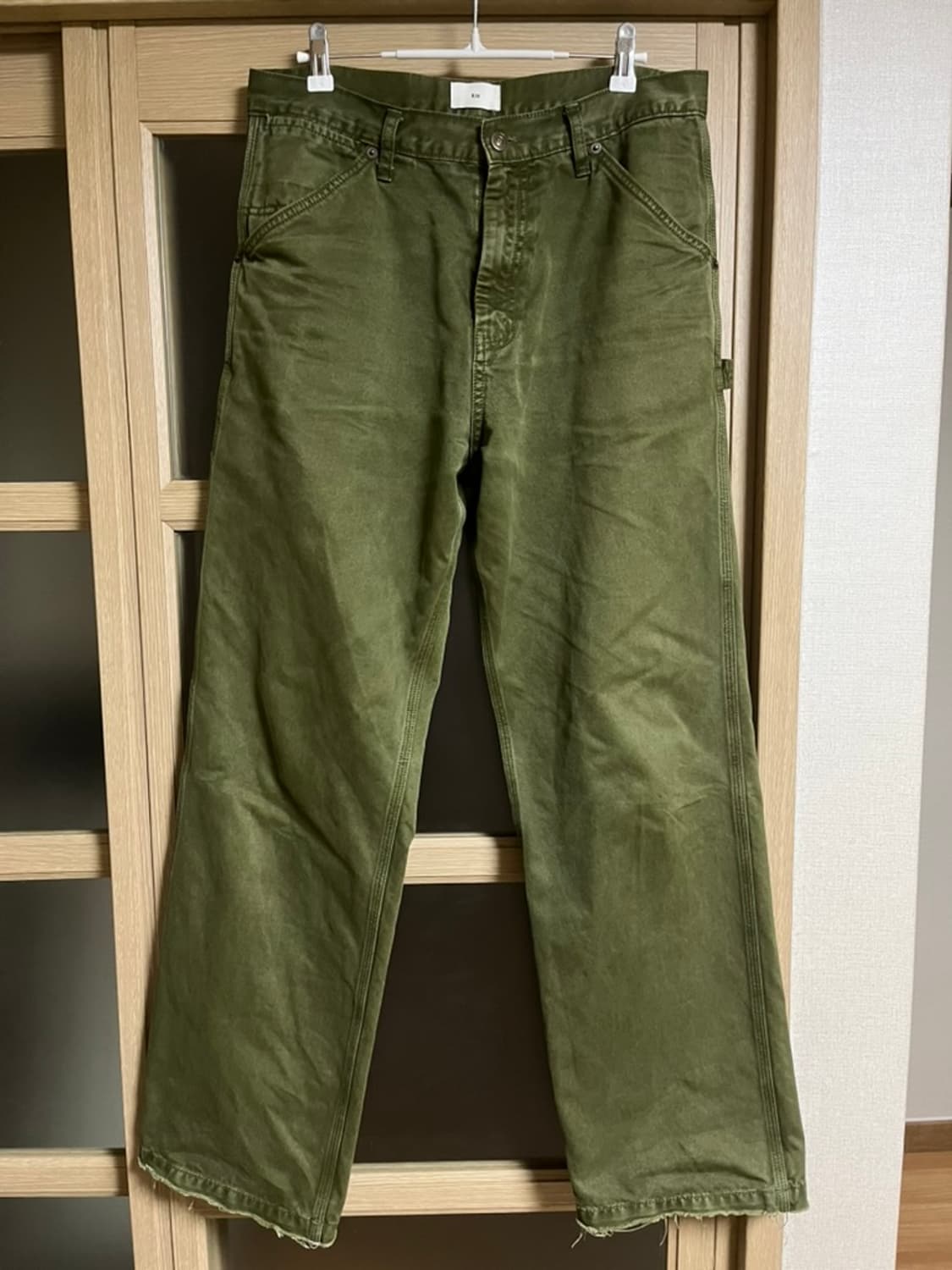 (M) A.ta CUT OFF CARPENTER PANTS MOSS 상품이미지1
