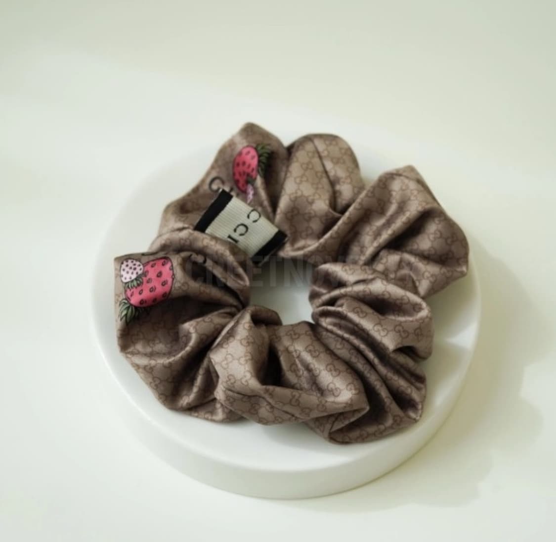 구찌 스트로베리 빈티지 헤어슈슈 상품이미지1