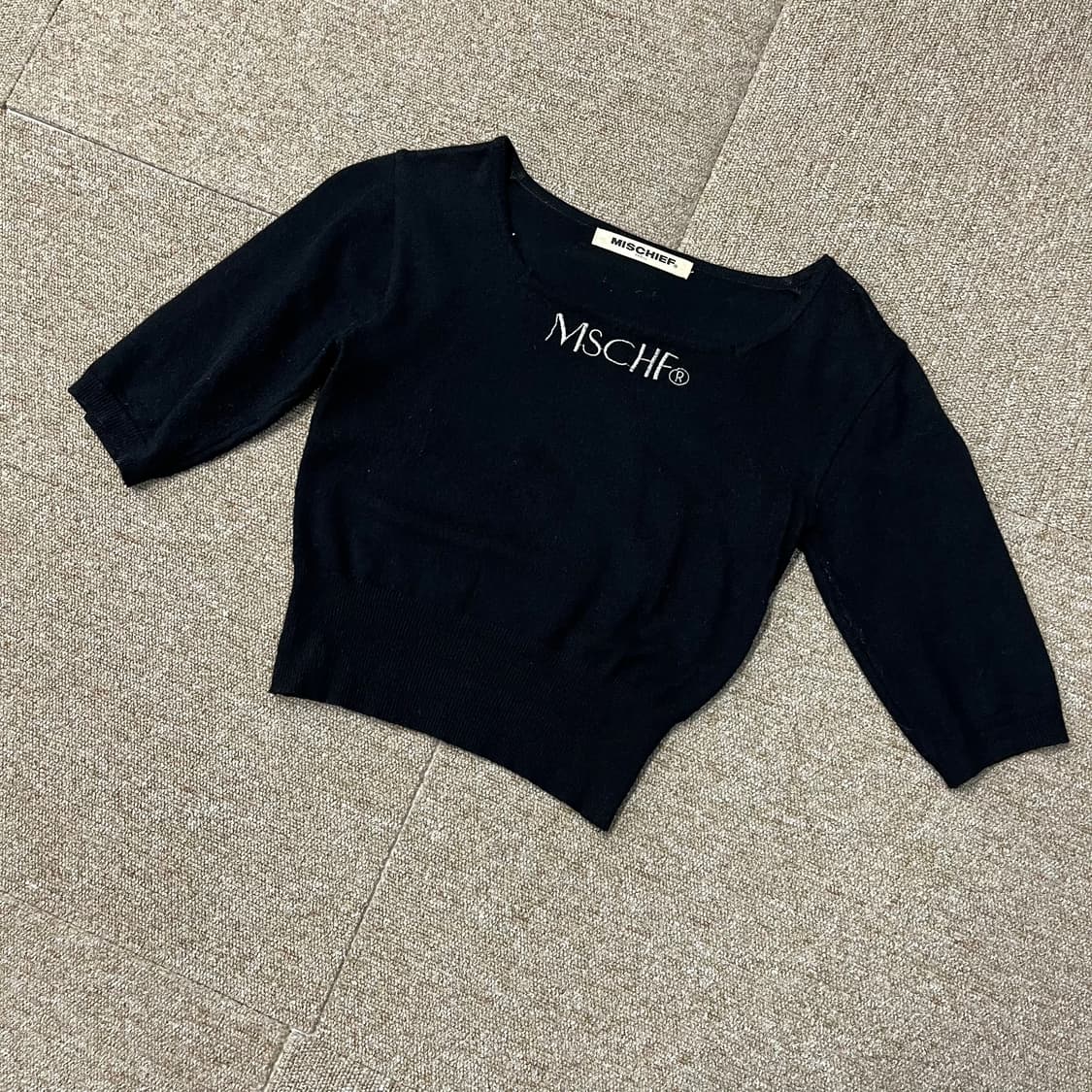 미스치프 스퀘어넥 니트반팔 상품이미지1