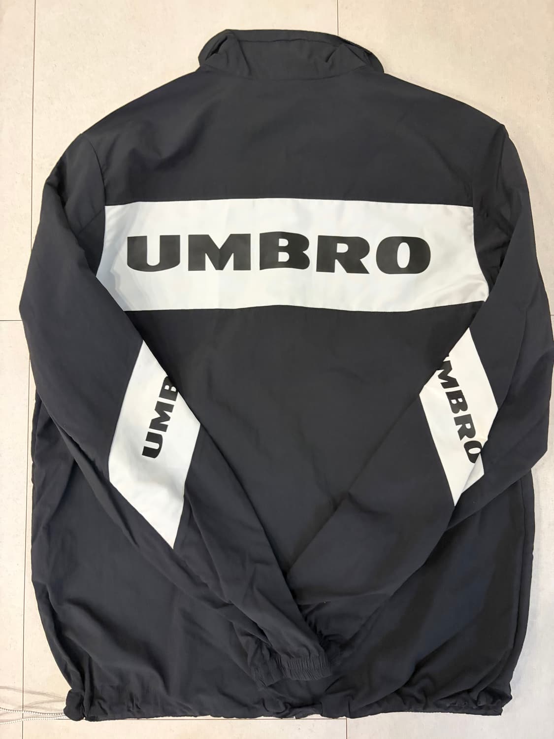 엄브로 바람막이 상품이미지2