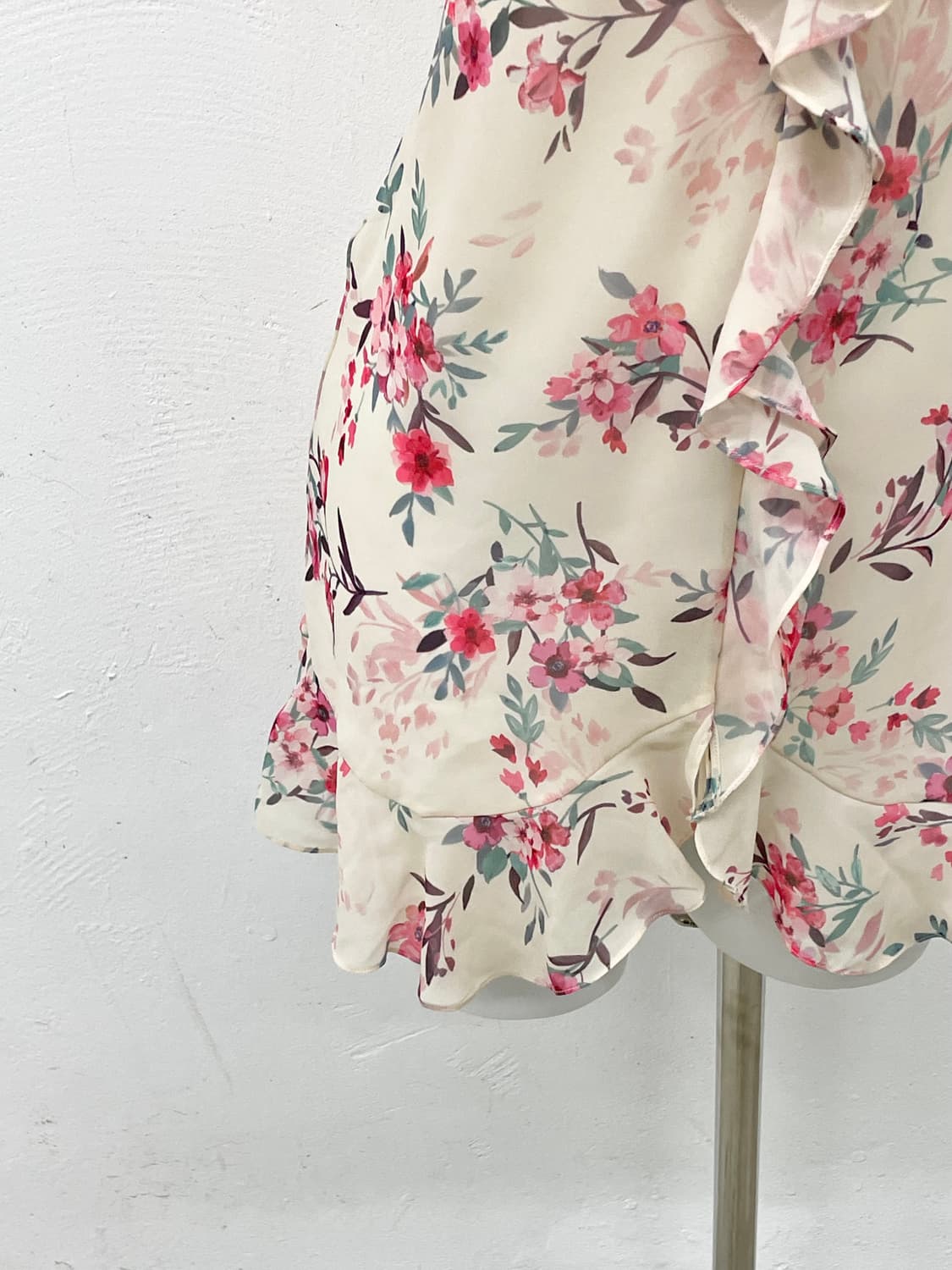 에블린 플로럴 프릴 슬립 상품이미지3