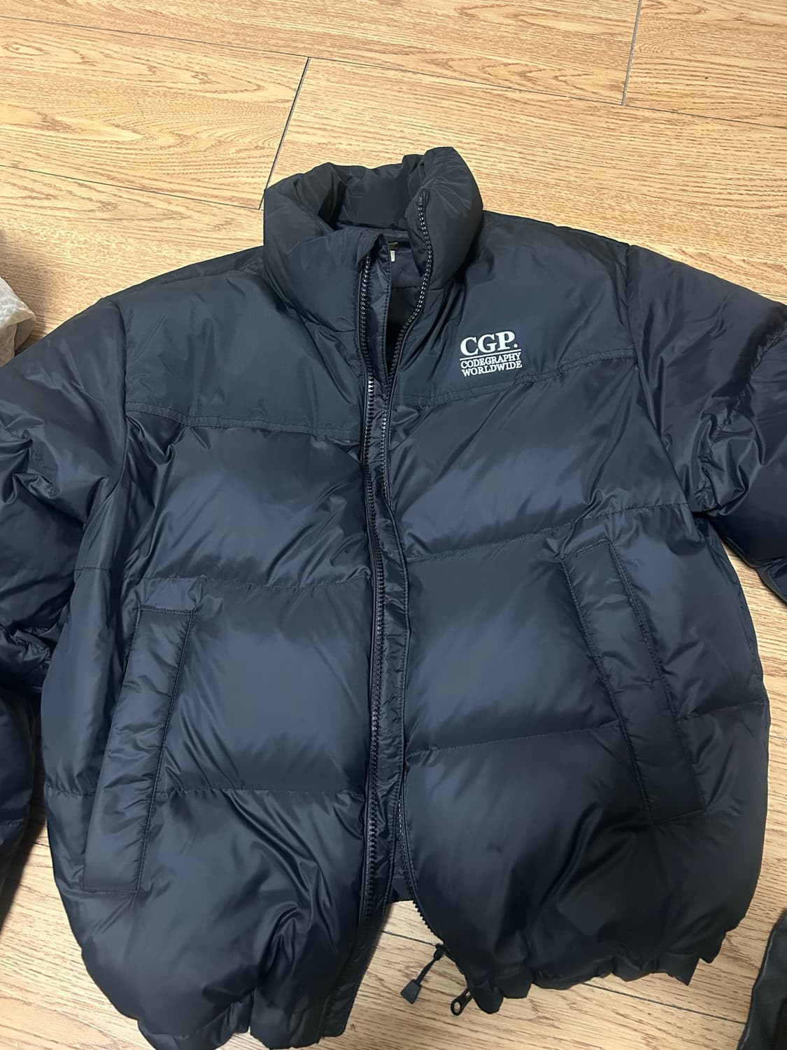 코드그라피 RDS 에센셜 숏다운 패딩 블랙 상품이미지2