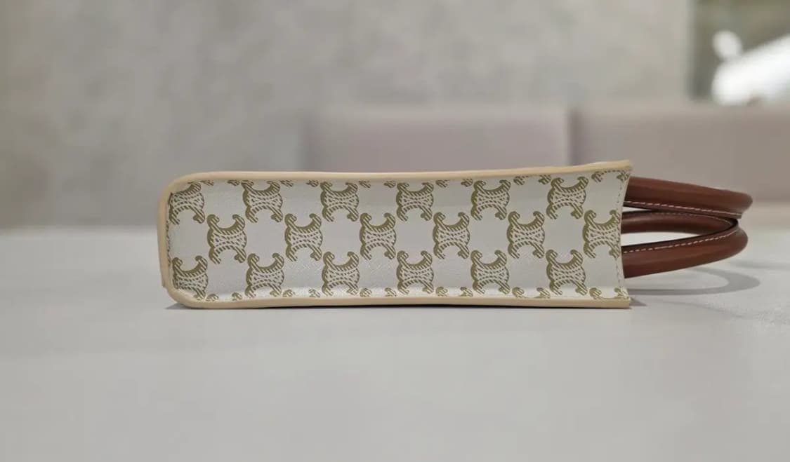 [정품] 셀린느 트리옹프 캔버스 미니 버티컬 카바스백 상품이미지5