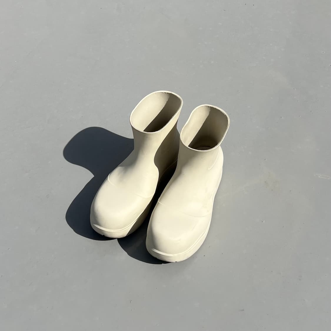 보테가베네타 퍼들부츠 크림 상품이미지1