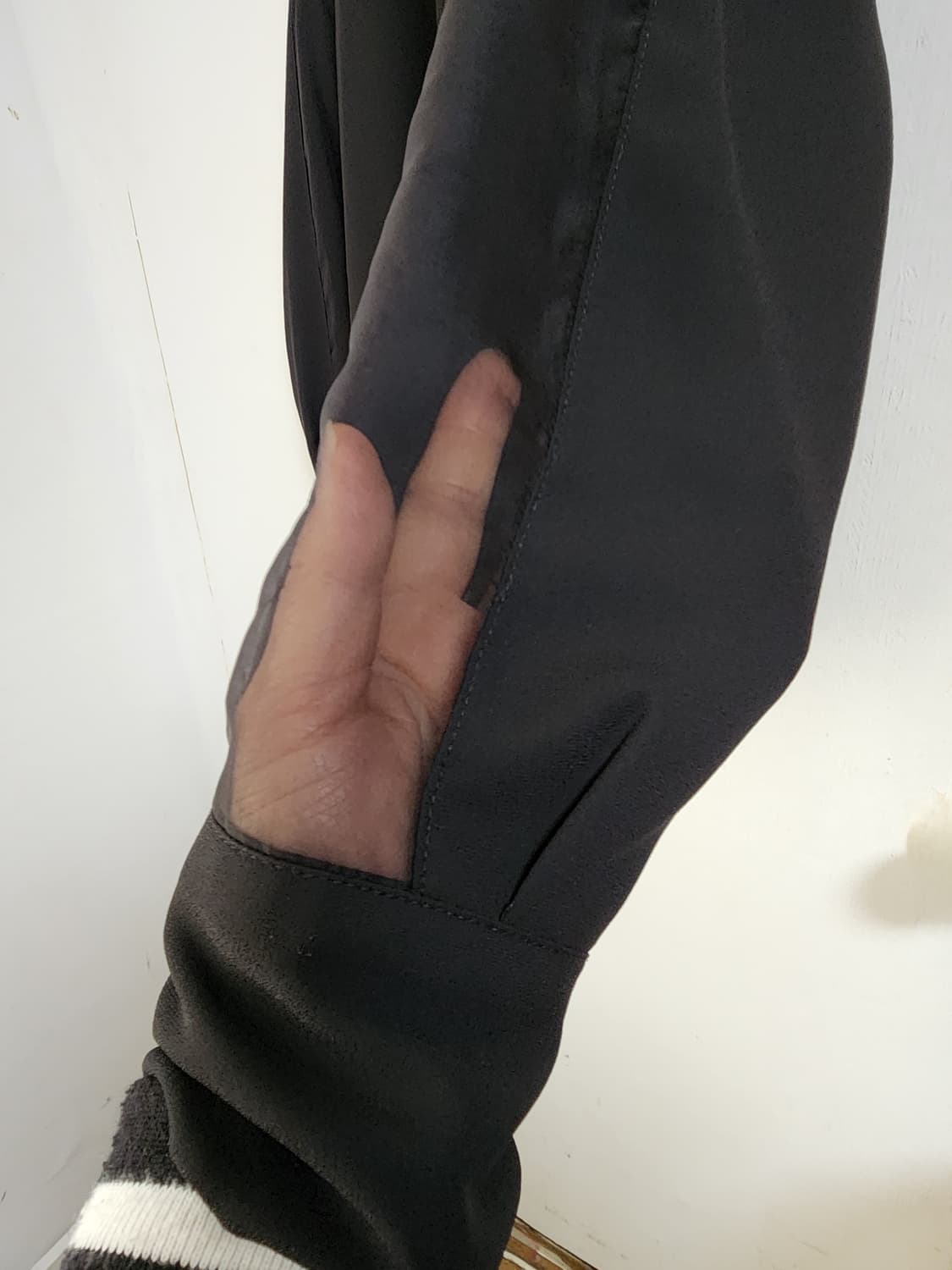 새옷)SOL 블랙 시스루 소매 배색  블라우스 F(55~66) 상품이미지6