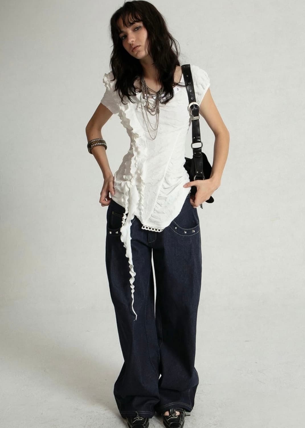 더블펀치 러플메탈 버클 슬리밍 쇼츠 슬리브 티셔츠 상품이미지1