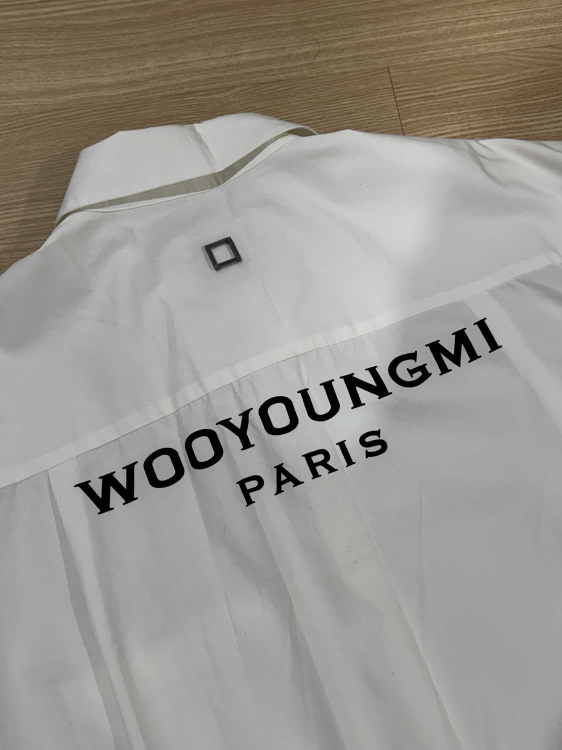 [50] 우영미 22FW 백로고 셔츠 화이트 상품이미지3