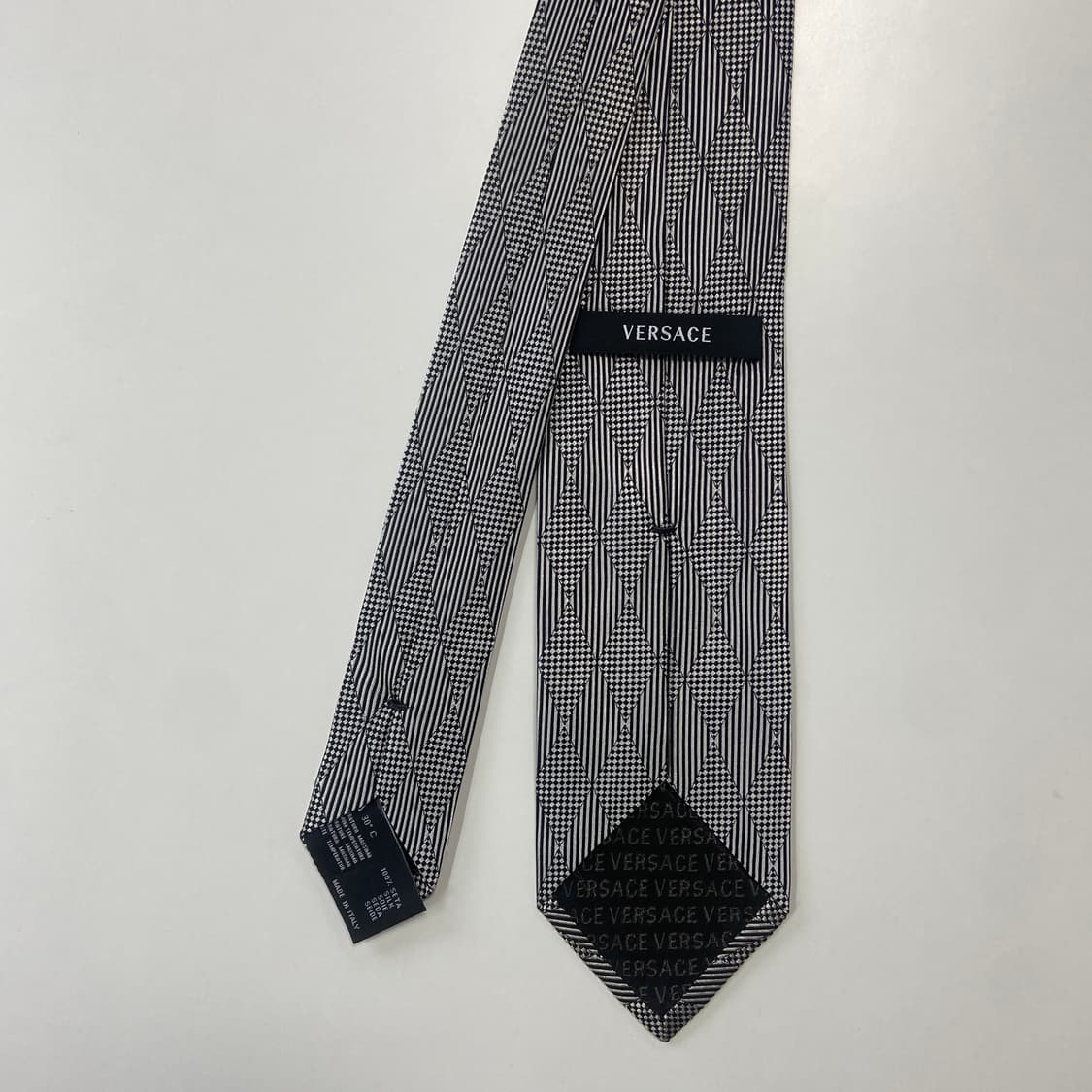 Versace 베르사체 정품 명품 심플로고 넥타이 7.6cm 상품이미지2