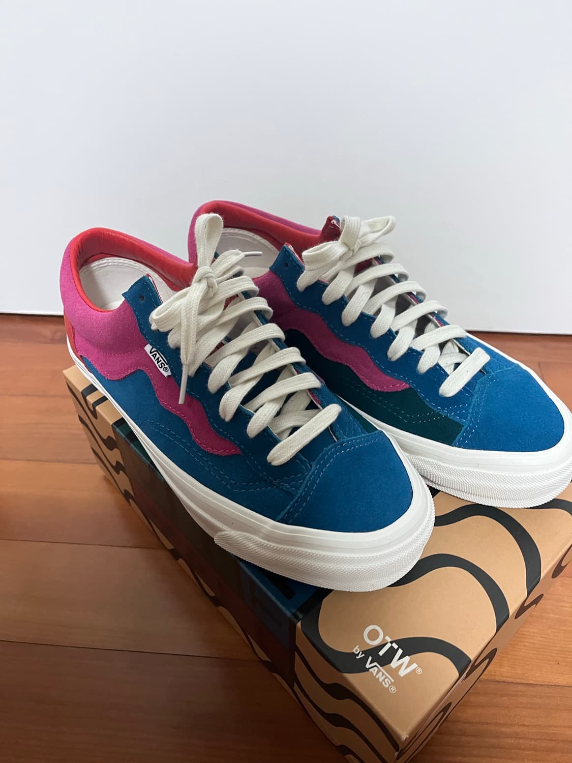 반스 X 파라 OTW 올드스쿨 36 미드나잇 카마인 상품이미지1