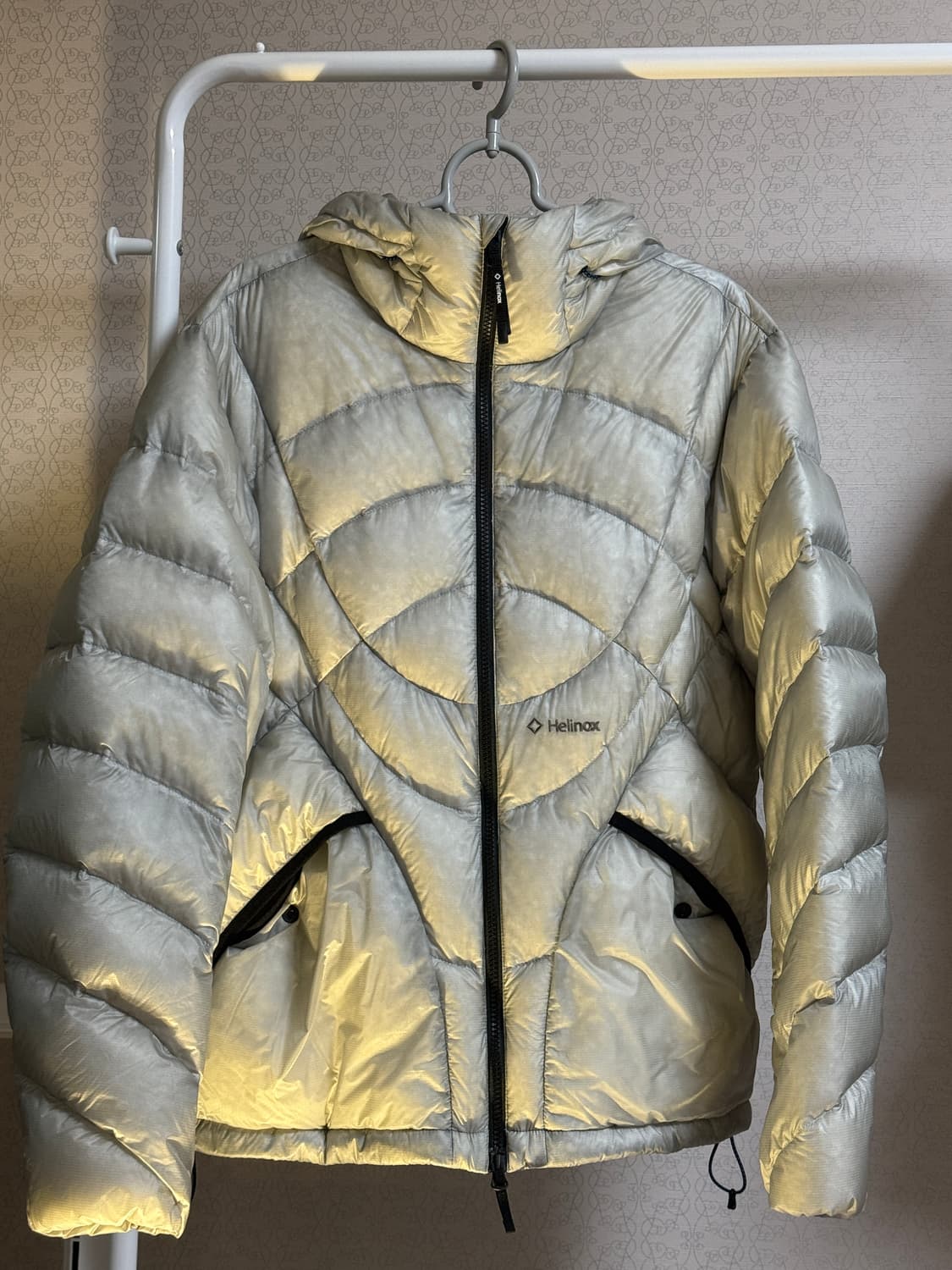 헬리녹스 경량패딩 라이트그레이 M사이즈 상품이미지1