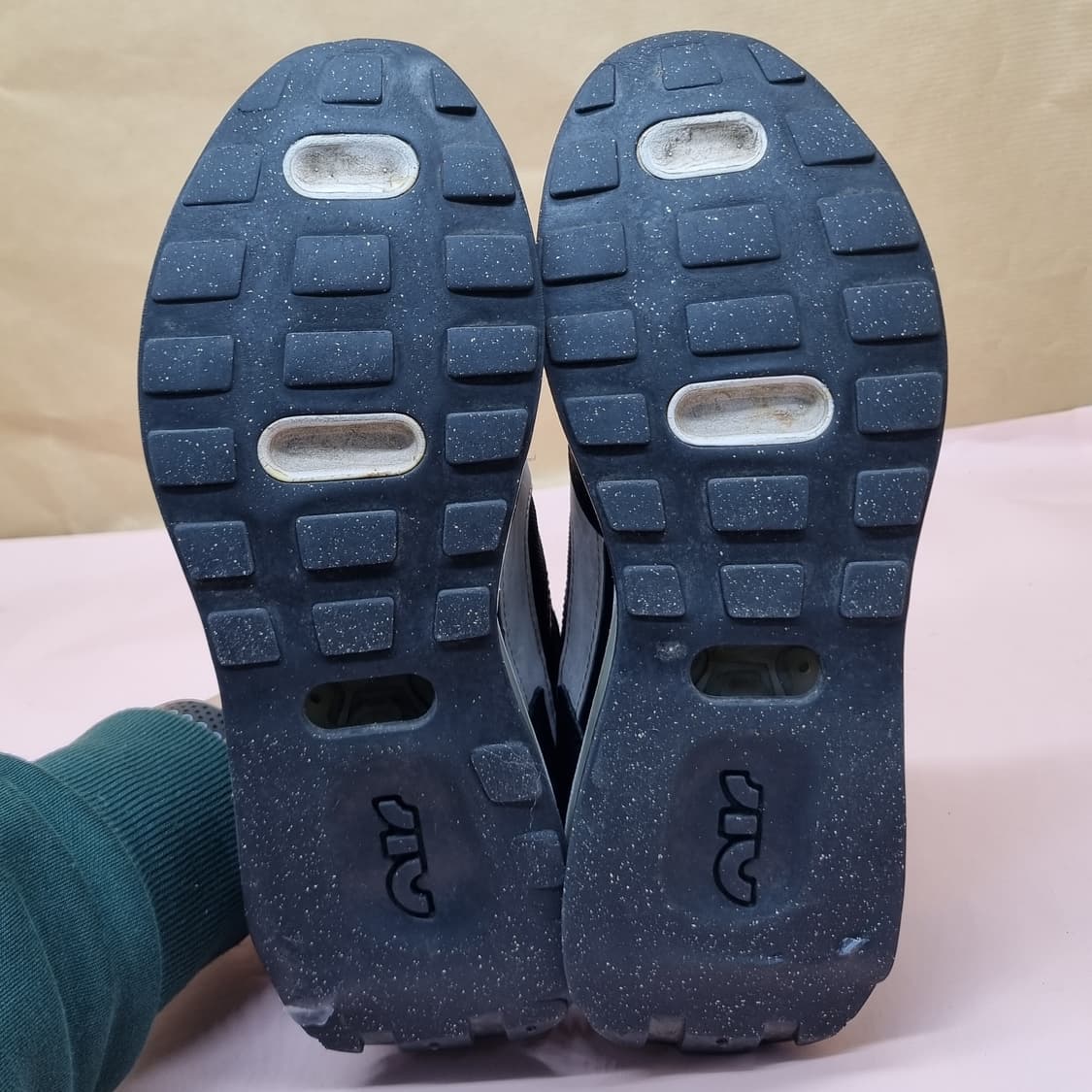 나이키 에어맥스 프리데이 여성운동화230 상품이미지3