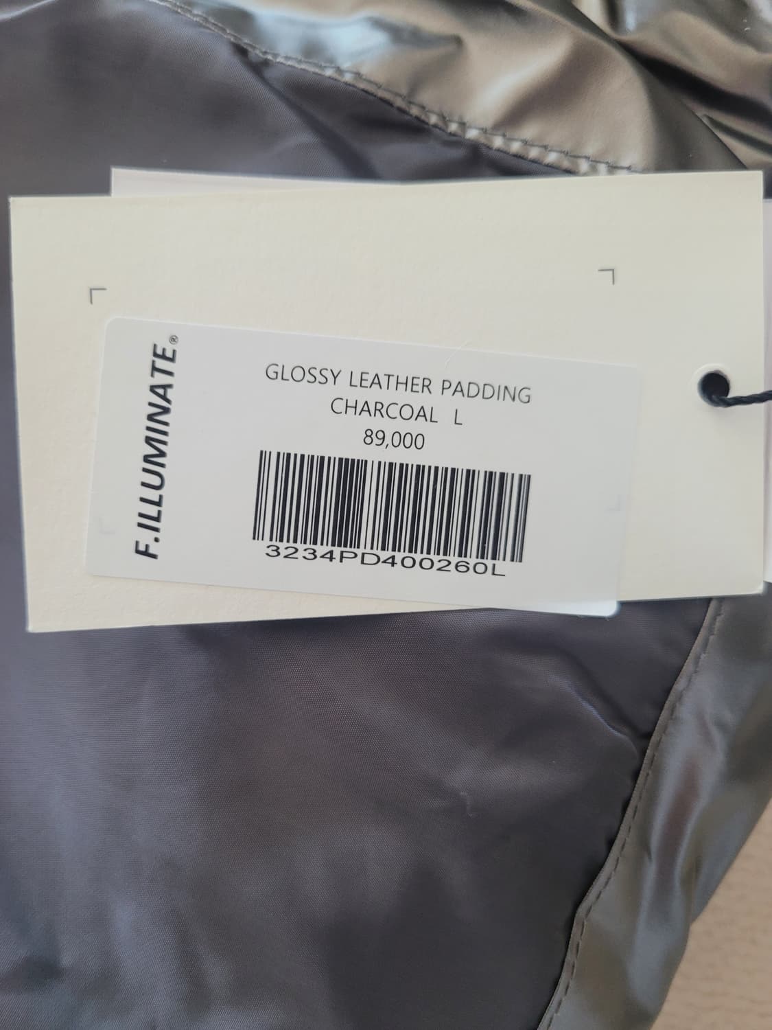 필루미네이트 글로시 레더 패딩 차콜 L 새상품 상품이미지6