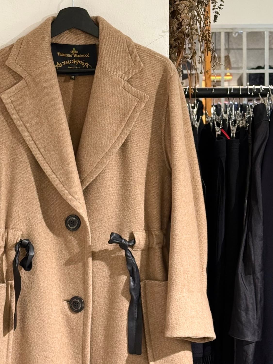 비비안웨스트우드 앵글로매니아 베이지 스트링 울 롱 코트 상품이미지3