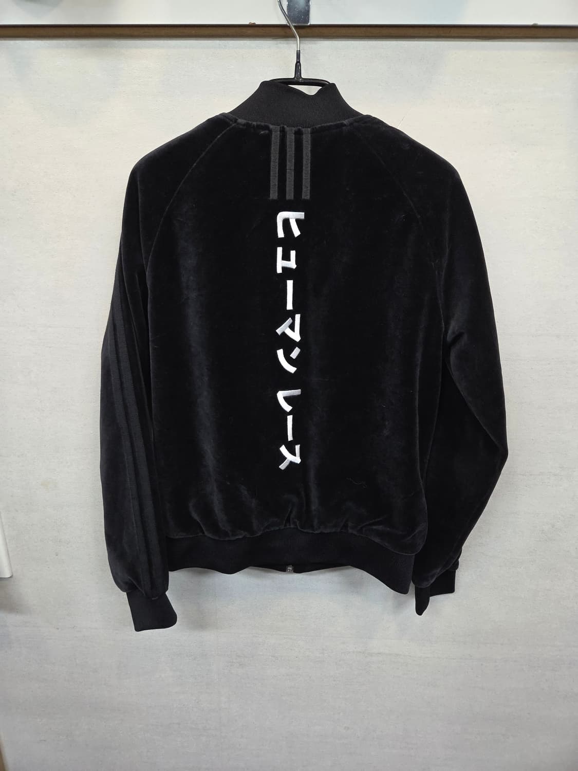 아디다스 퍼렐윌리암스 여성 한정판 벨벳 벨루어 트랙탑 져지 L 상품이미지2