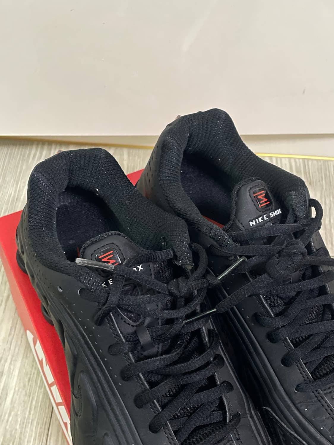 나이키 샥스R4 블랙 250 상품이미지5