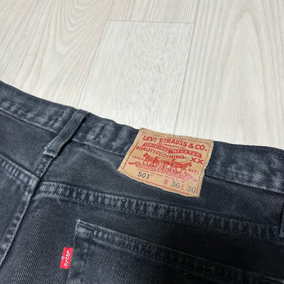 [W36 L30] 리바이스501 00s 스트레이트핏 흑청데님 상품이미지6