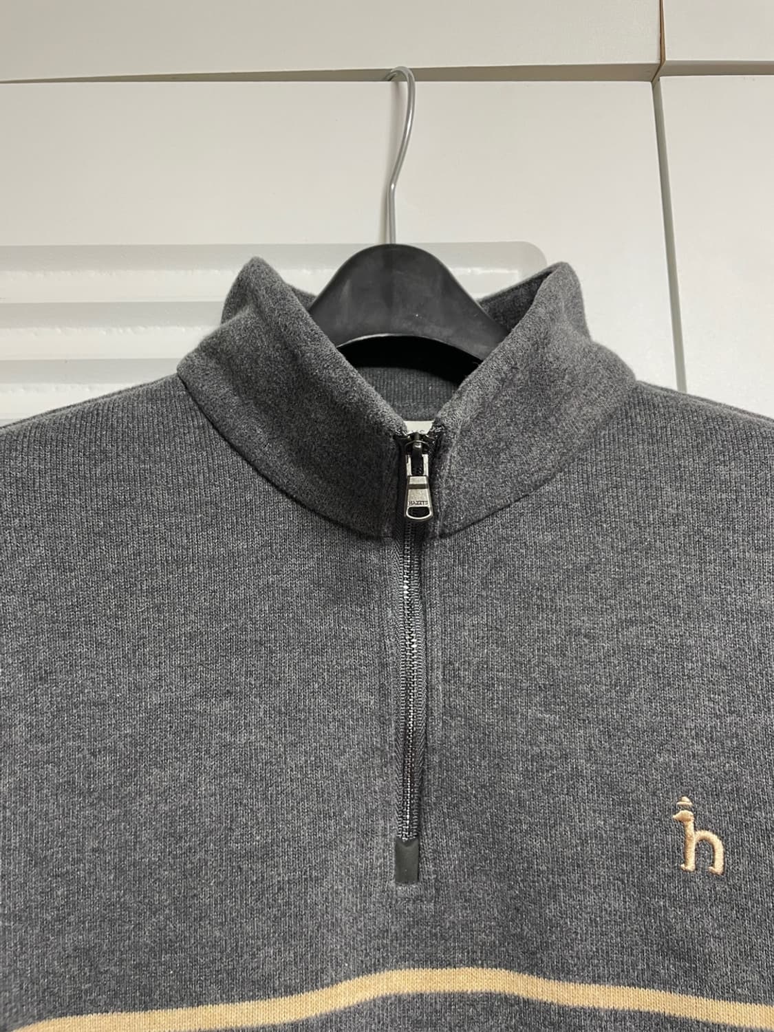 헤지스 반집업 티셔츠 2025년 상품이미지6