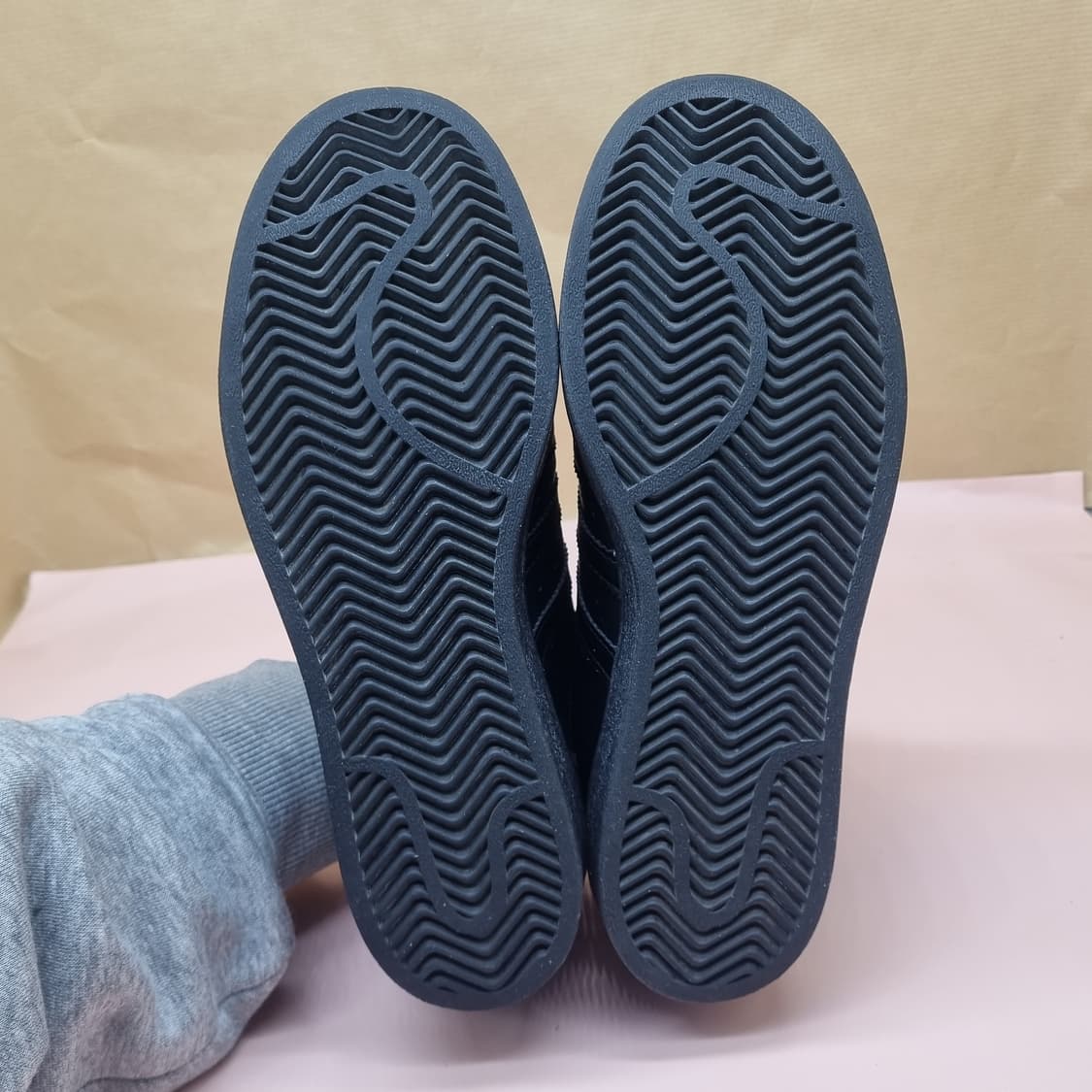 아디다스 슈퍼스타 올블랙 여성운동화235 상품이미지3