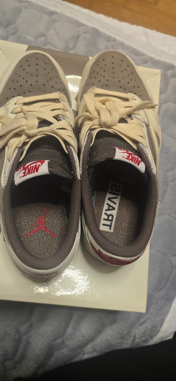 조던 트래비스 스캇 리버스모카 250 상품이미지2