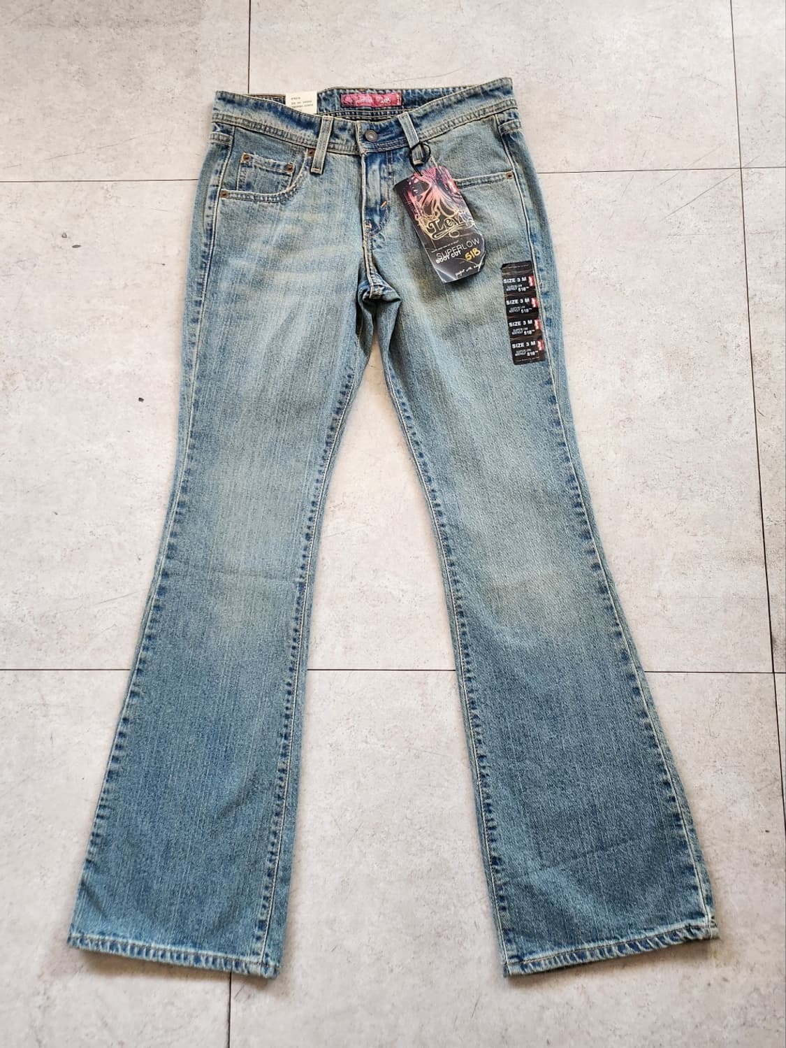 리바이스 518 Superlow 부츠컷 데님진 상품이미지1