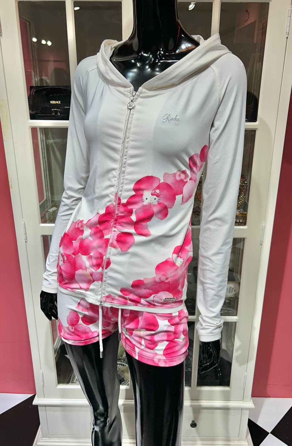 Rady tracksuit 레디 헬로키티 디자인 셋업 상품이미지1