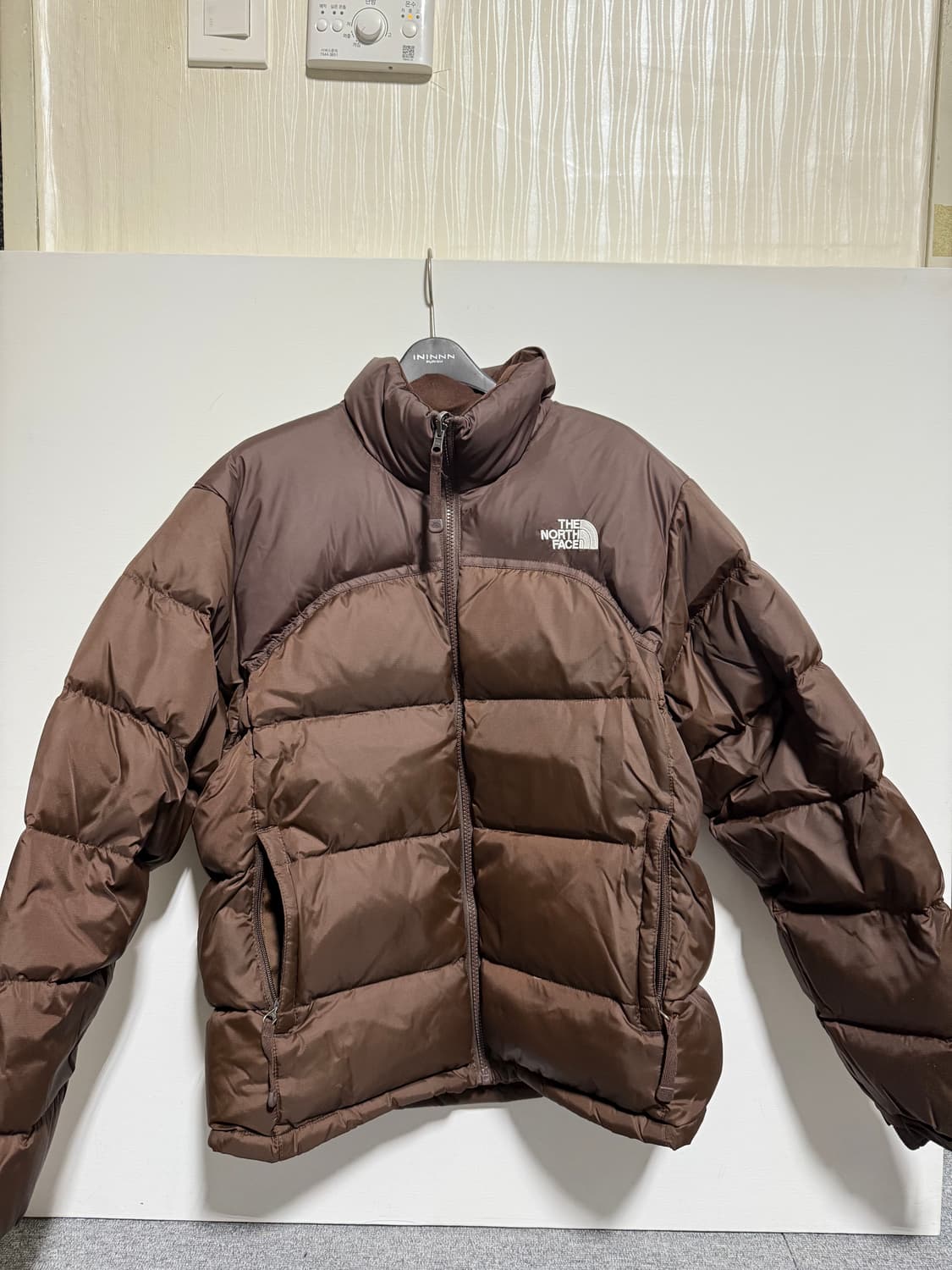 노스페이스 1996 눕시 켄달제너 패딩 상품이미지1