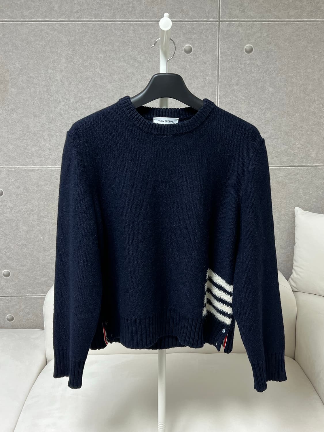 [정품] 신형텍 / 5 톰브라운 안타르시아 사선 니트 네이비 상품이미지1