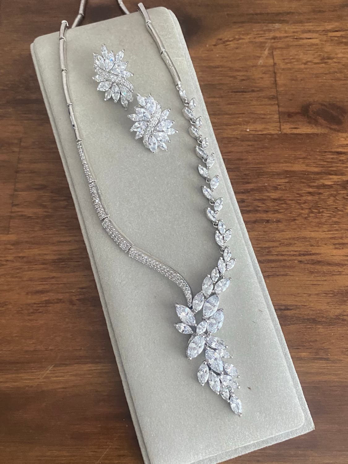 마키즈 큐빅 목걸이 귀걸이 세트 상품이미지1