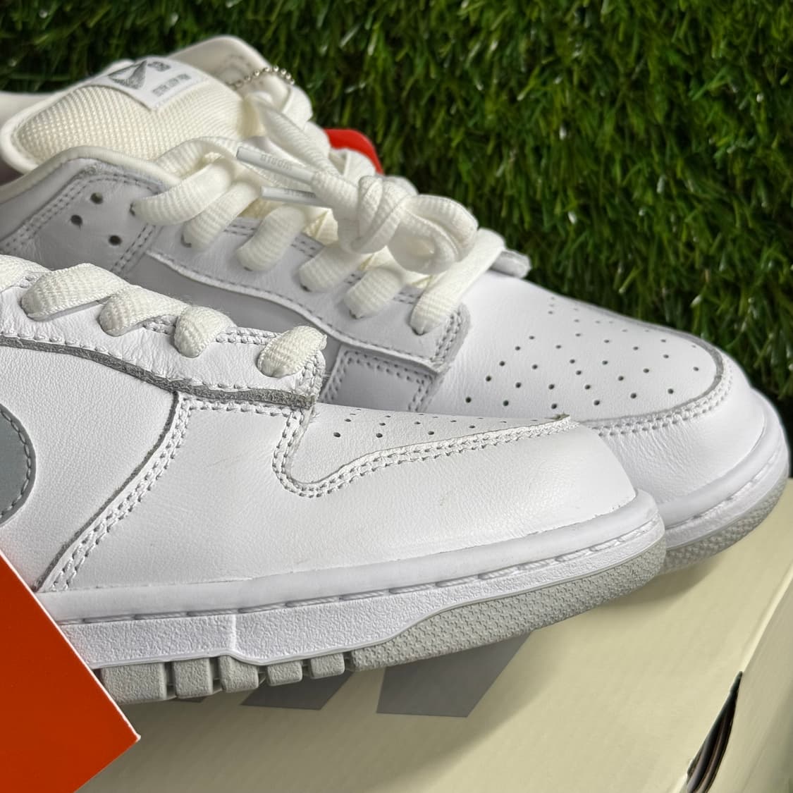 나이키 x 슈프림 SB 덩크 로우 화이트 상품이미지4